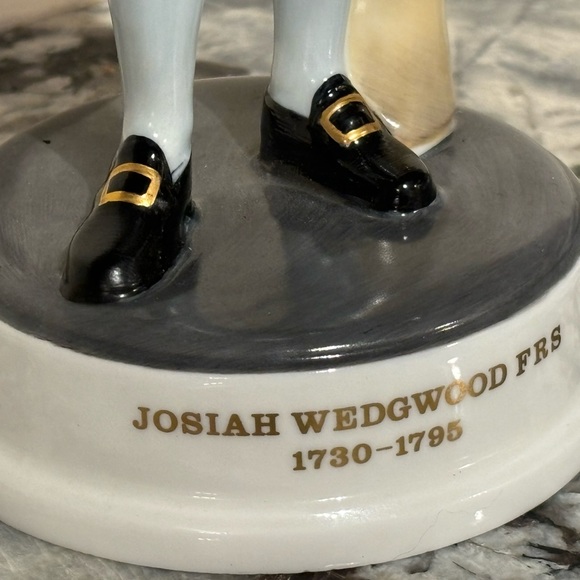 *Signed* Limited Edition J. Wedgwood Figurine! *RARE* - Picture 2 of 15